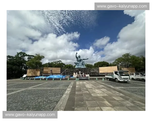 双城港影：在神户的摩登流光与长崎的异国烟火间，寻回失落的漫游感